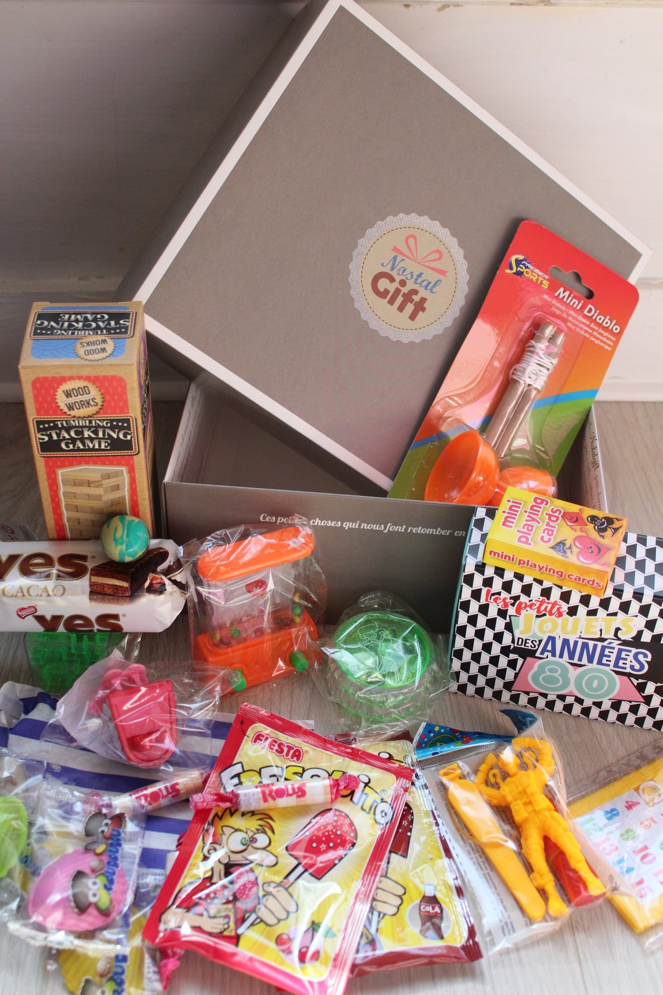 Coffret cadeaux - Récré Box - Bonbons et jouets des années 80